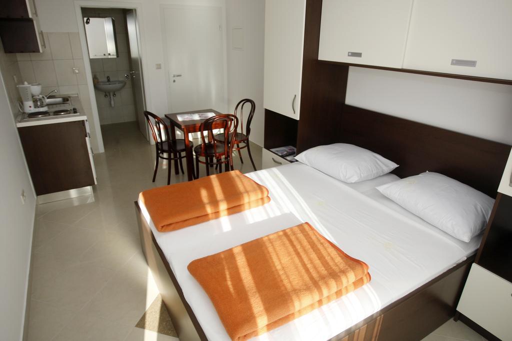 Apartments Rubic Omiš Habitación foto